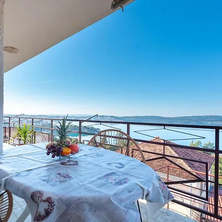 Ciovo With Jacuzzi And View On Island Apartment *