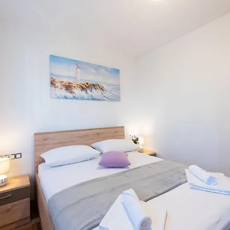 Apartment Ciovo With Beautiful View On Island Lägenhet *